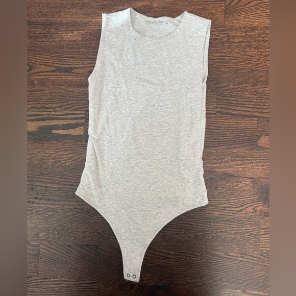 Abercrombie & Fitch Cotton Seamless Fabric Crew Tank Bodysuit - Picture 2 of 3
